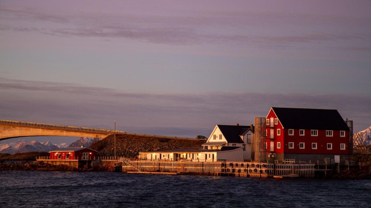 Fast Hotel Henningsvær Eksteriør billede