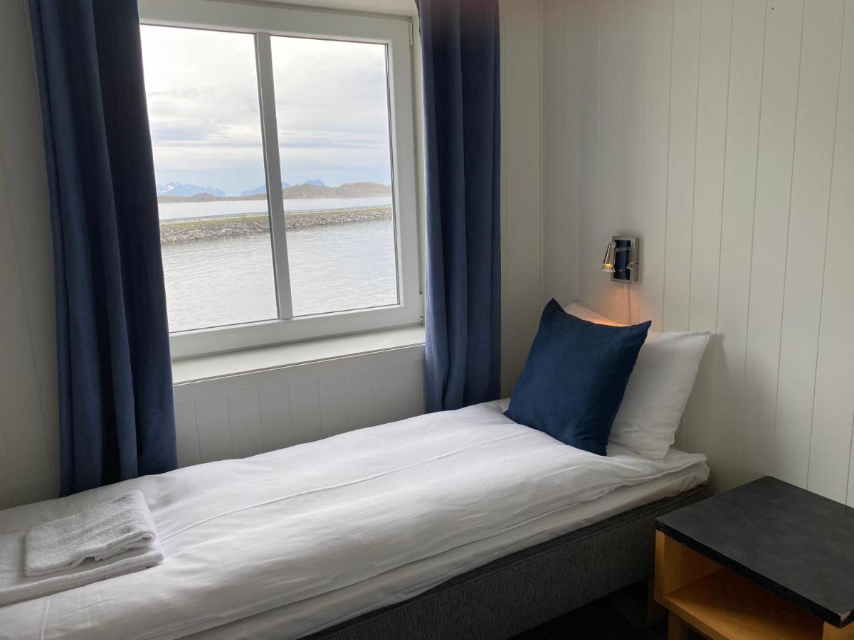 Fast Hotel Henningsvær Eksteriør billede